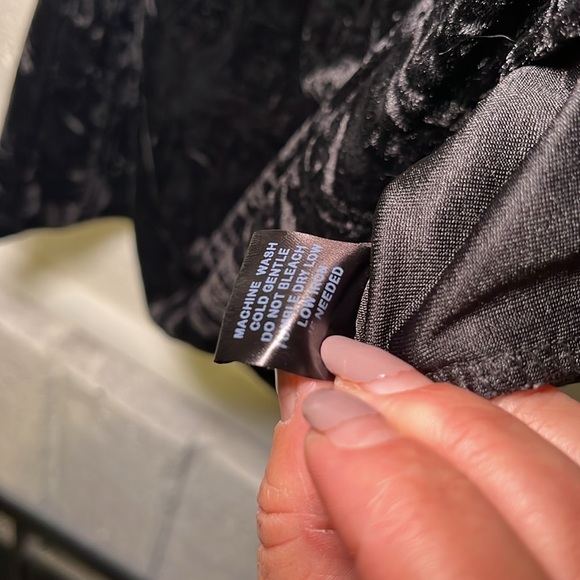 The Vanity Room black crushed velvet short dress size small - Picture 6 of 10